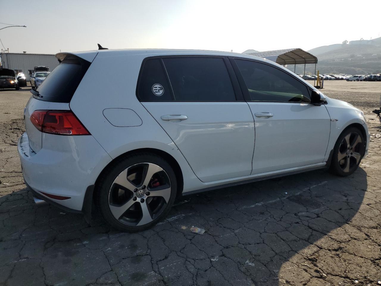 2017 Volkswagen GTI - Image 3