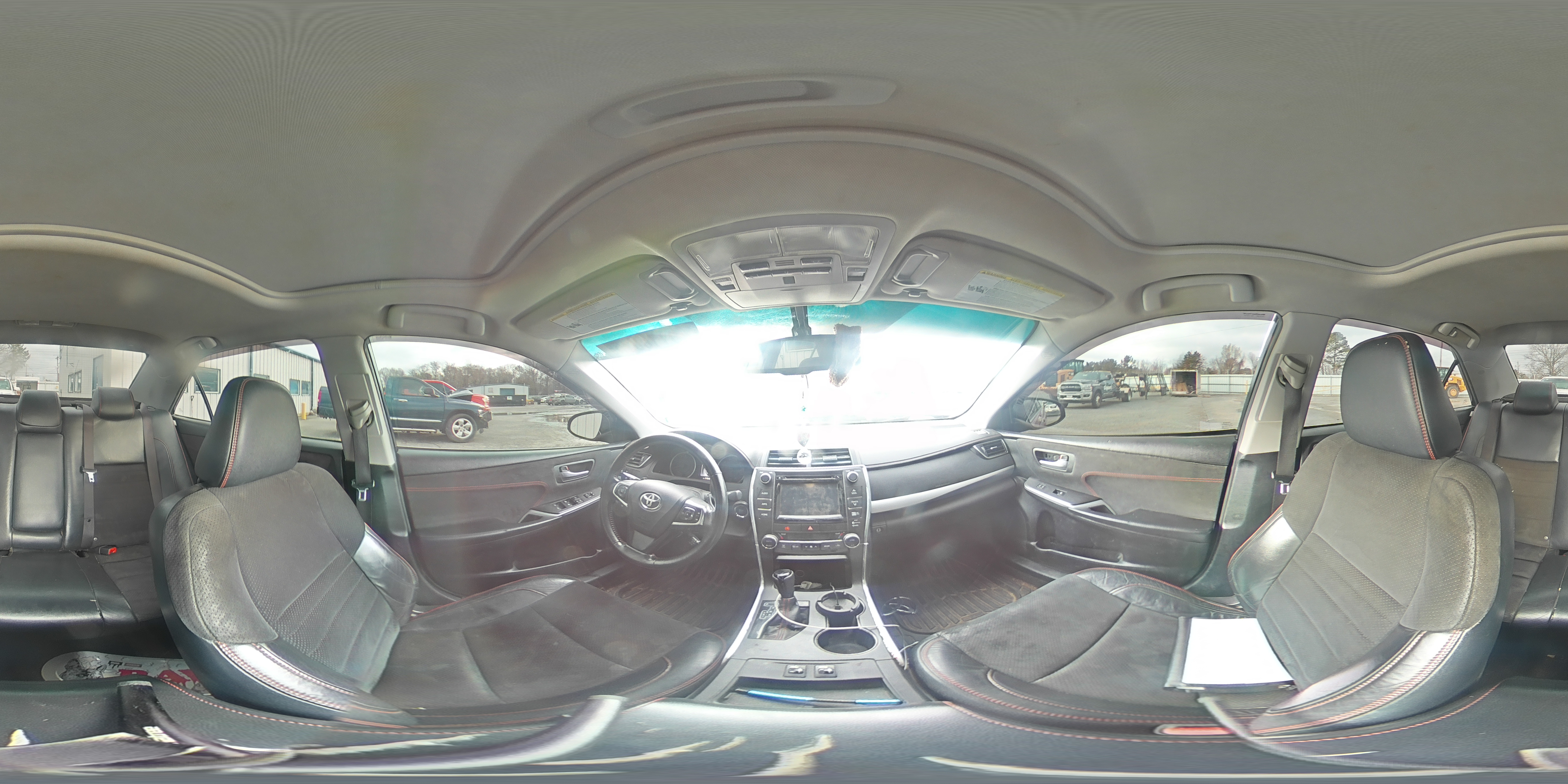 2015 Toyota Camry - Image 12