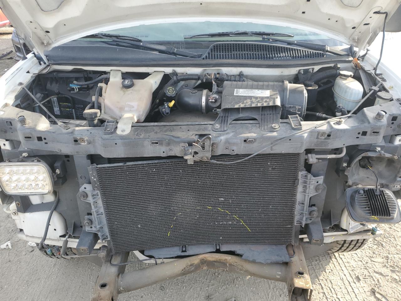 2008 Chevrolet Express - Image 12