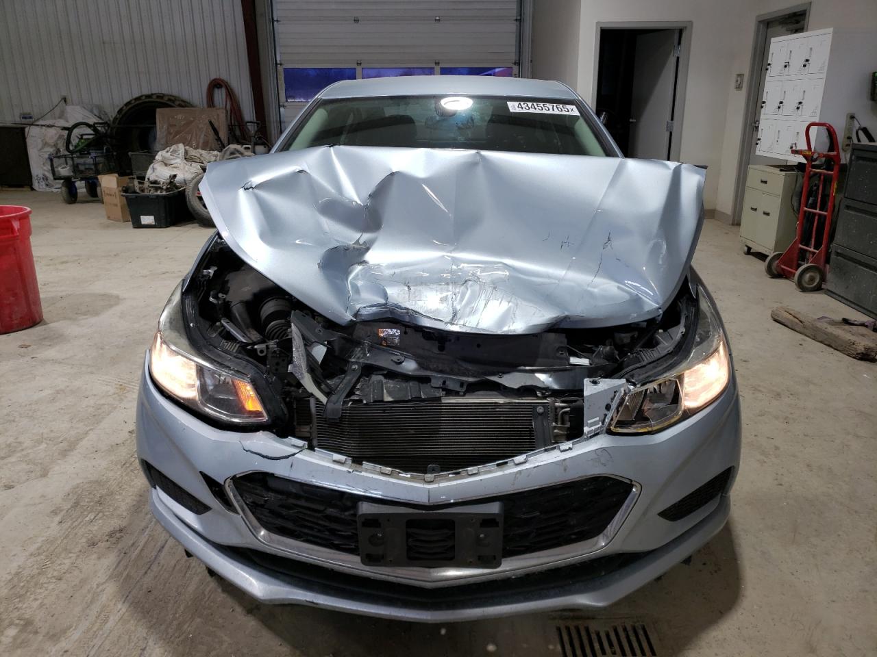 2018 Chevrolet Cruze - Image 5