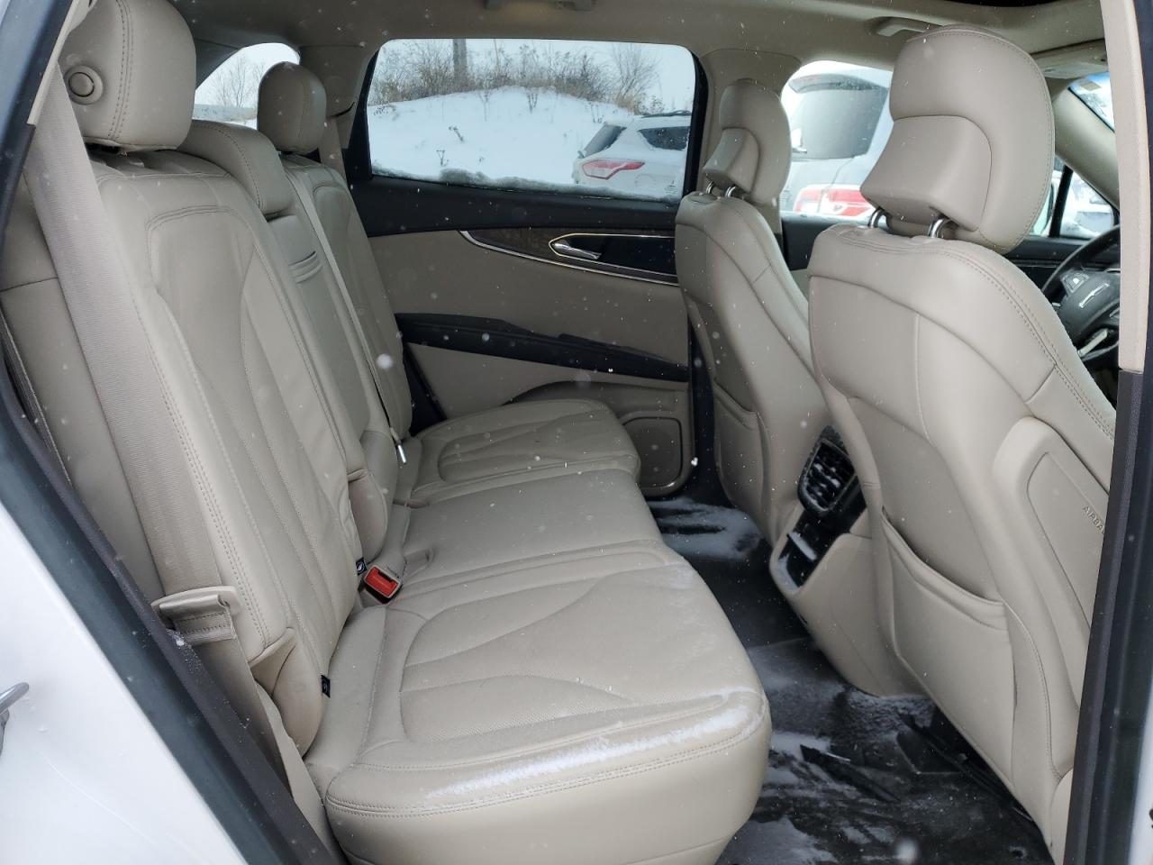 2016 Lincoln MKX - Image 11