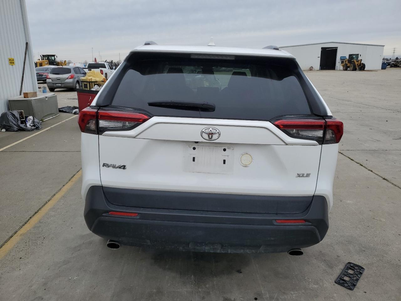 2020 Toyota RAV 4 - Image 6