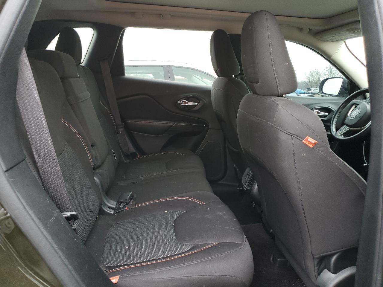 2016 Jeep Grand Cherokee - Image 11