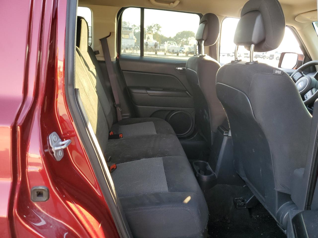 2016 Jeep Liberty (Patriot) - Image 11