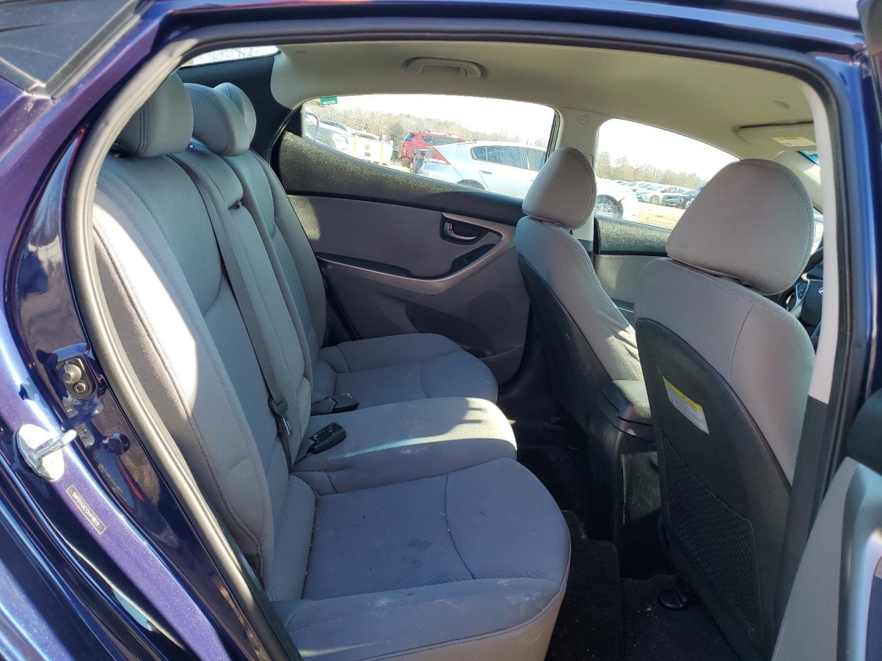 2013 Hyundai Elantra - Image 10