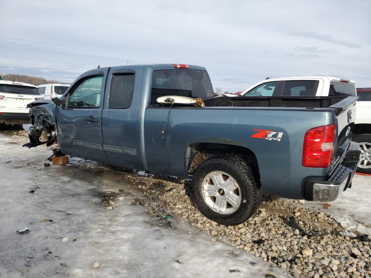 2011 Chevrolet Silverado - Image 2