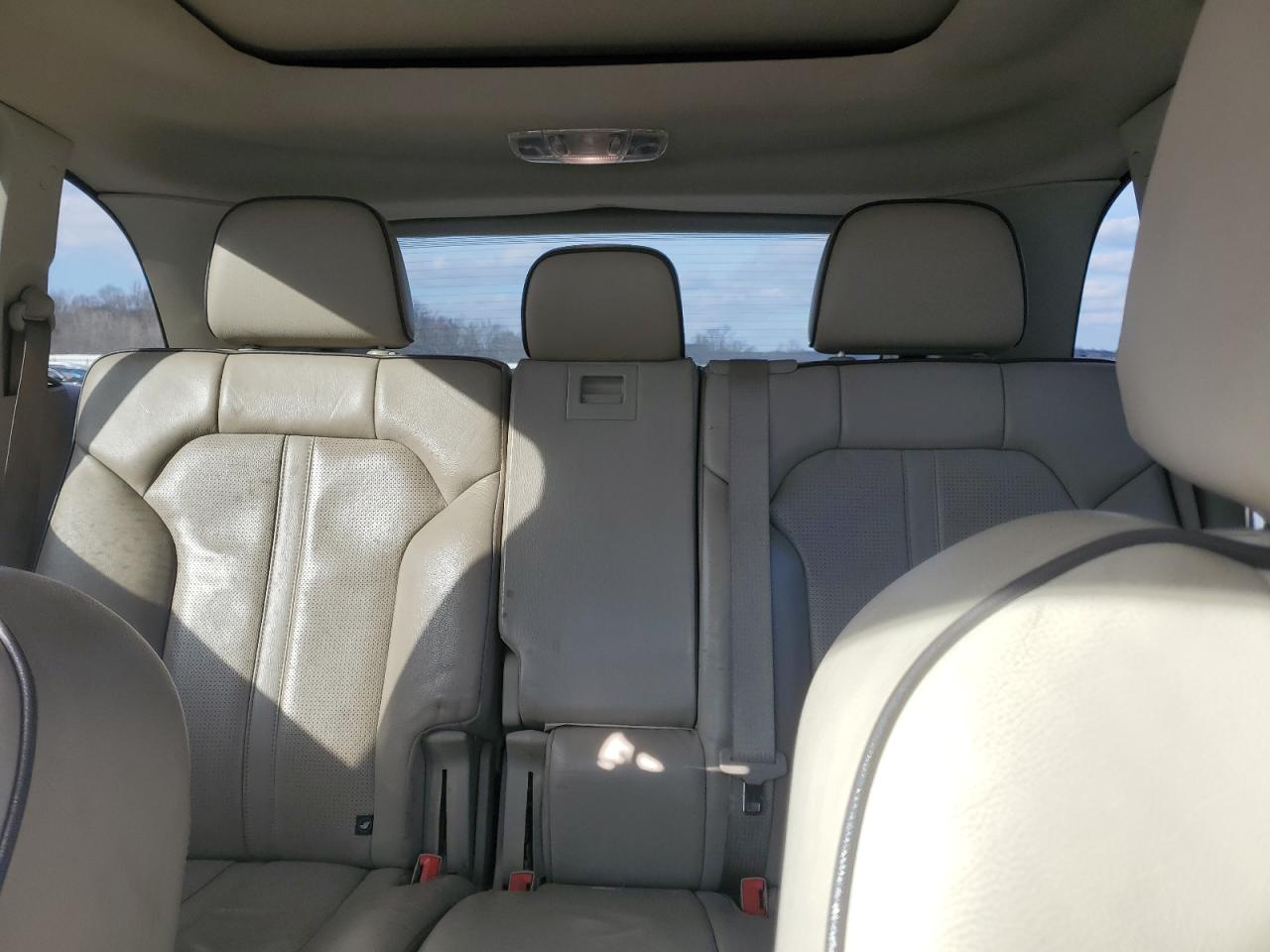 2012 Lincoln MKX - Image 10