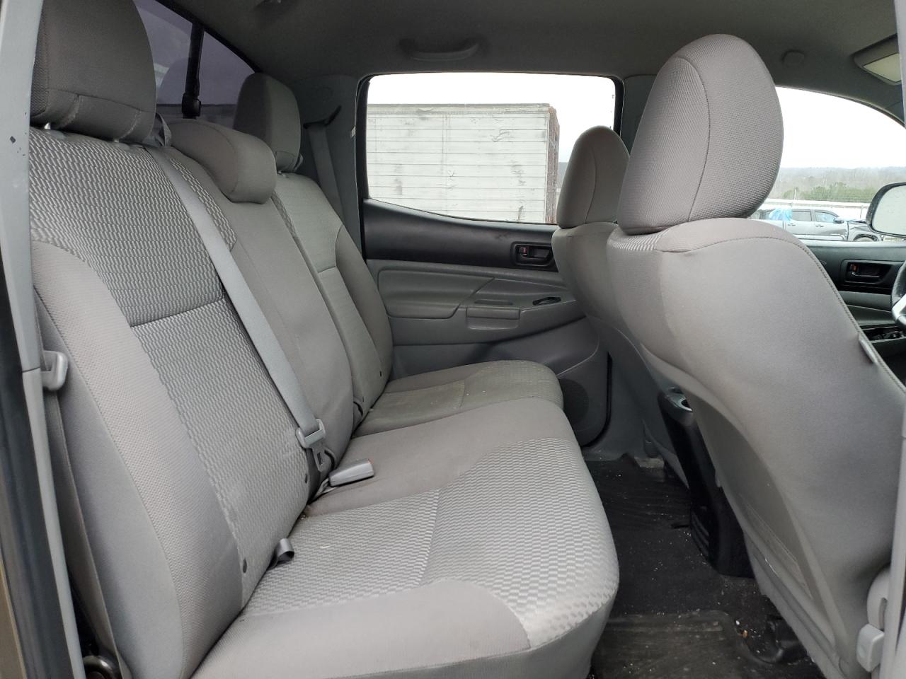 2015 Toyota Tacoma - Image 10