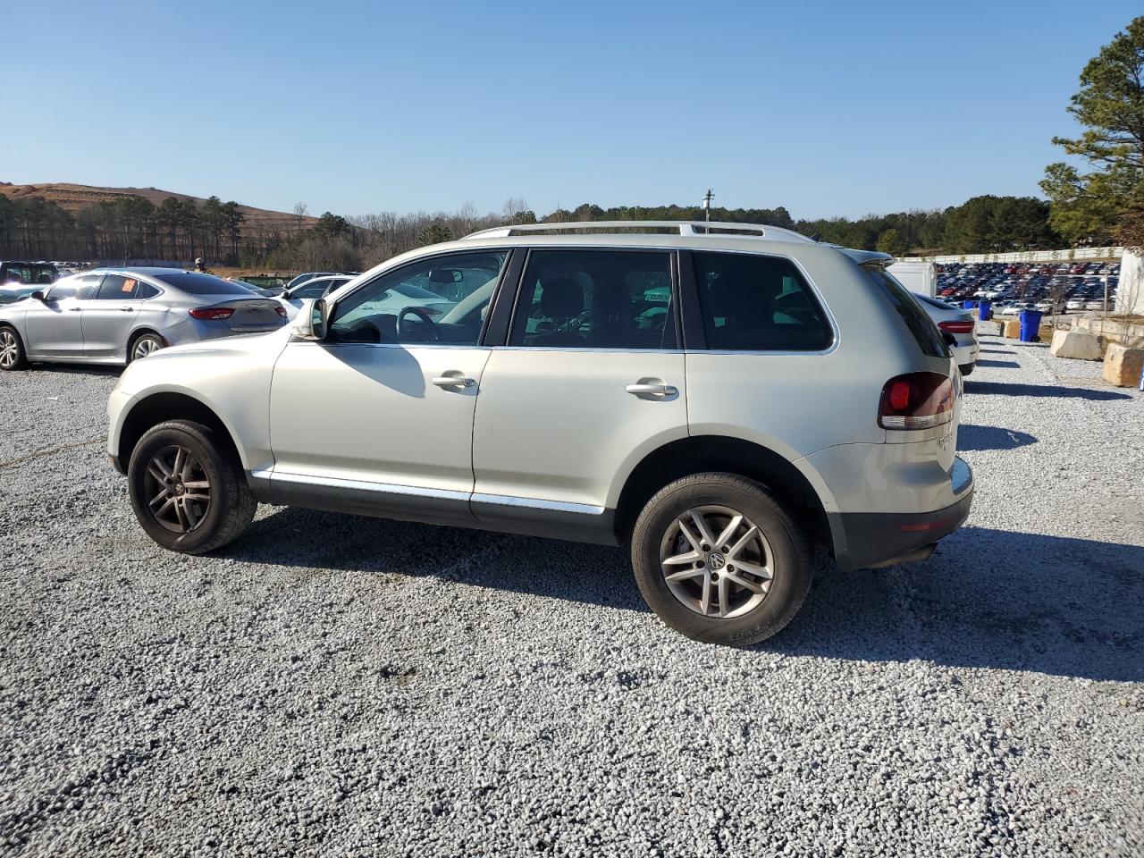 2008 Volkswagen Touareg - Image 2