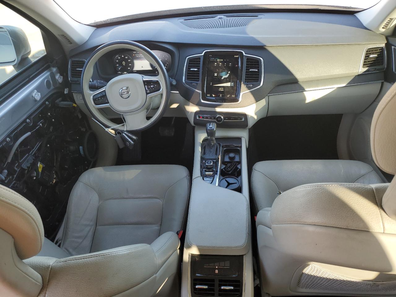 2020 Volvo XC90 - Image 8
