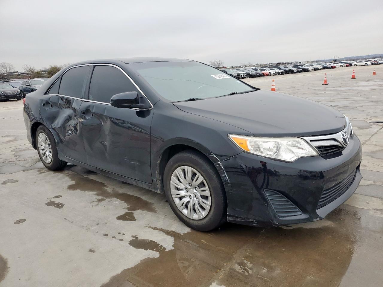 2013 Toyota Camry - Image 4