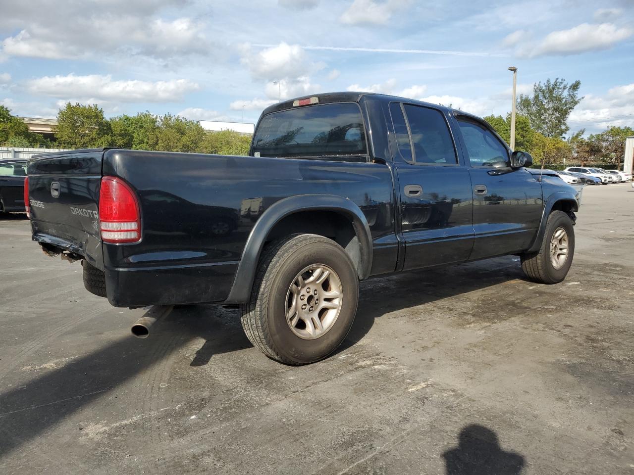 2004 Dodge Dakota - Image 3