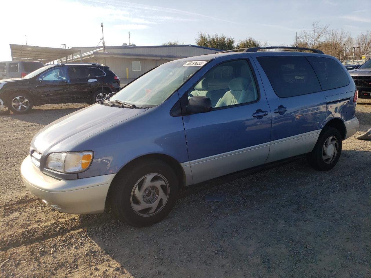 2000 Toyota Sienna - Image 1