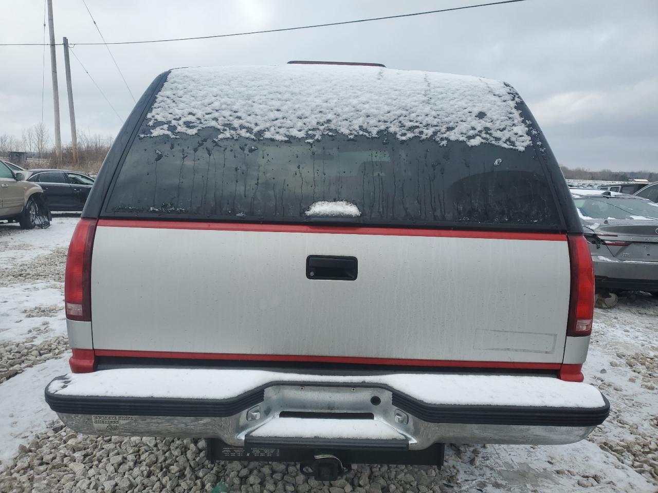 1994 Chevrolet Suburban - Image 6