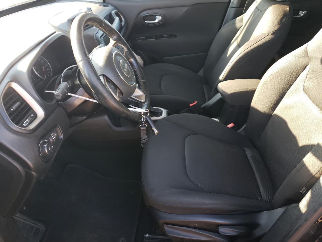 2017 Jeep Renegade - Image 7