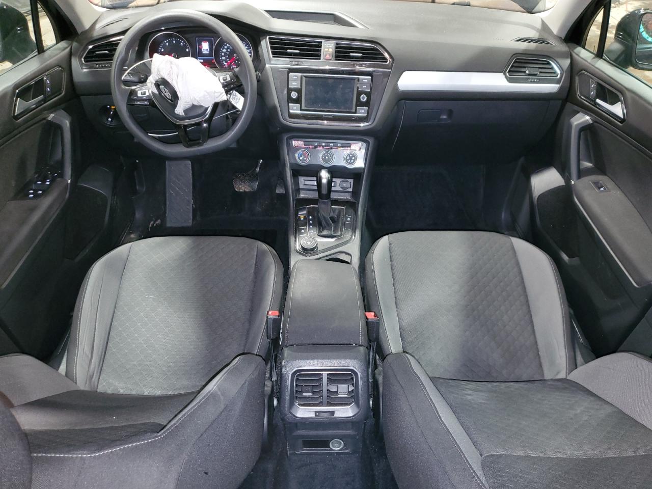 2018 Volkswagen Tiguan - Image 8