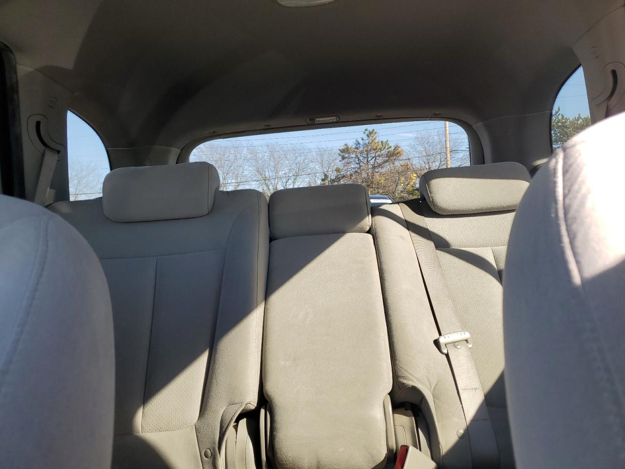 2009 Hyundai Santa Fe - Image 10