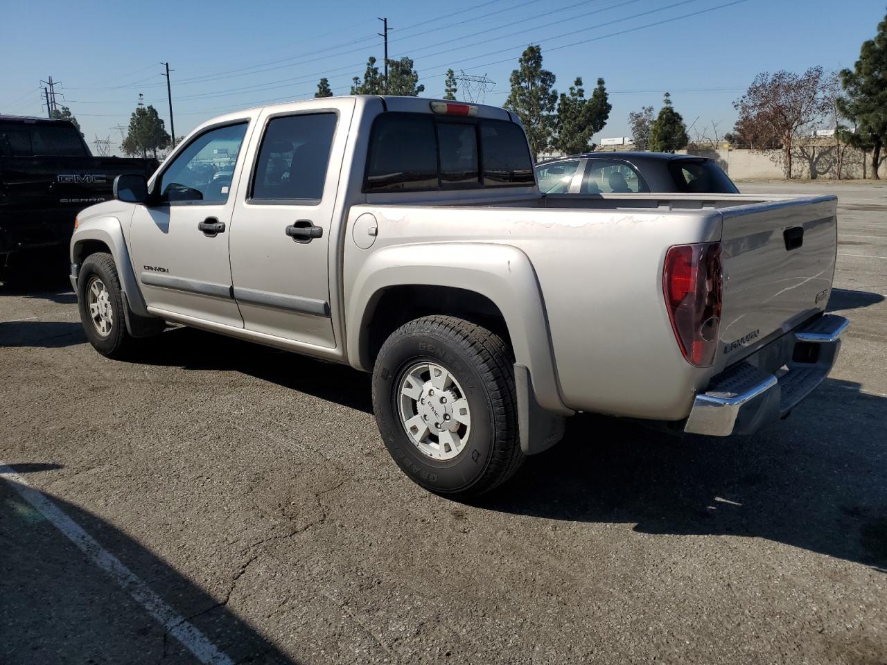 2005 GMC Canyon - Image 2