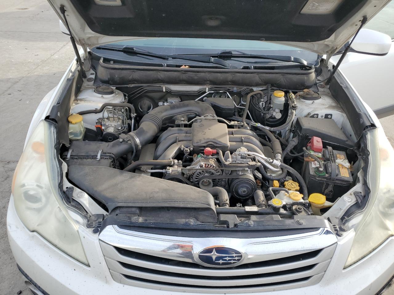 2011 Subaru Outback - Image 12