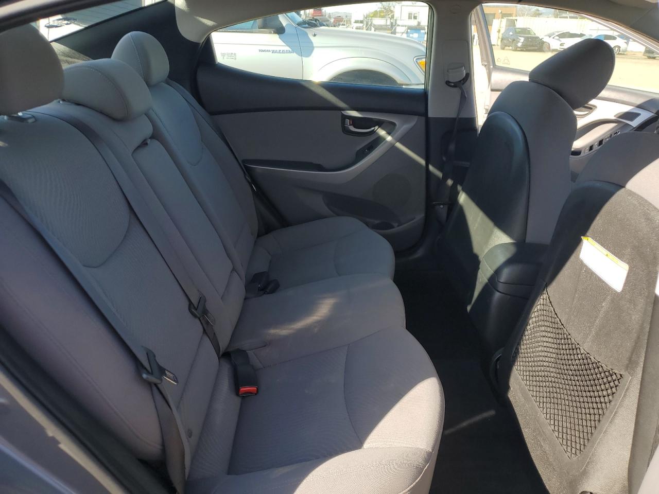 2014 Hyundai Elantra - Image 10