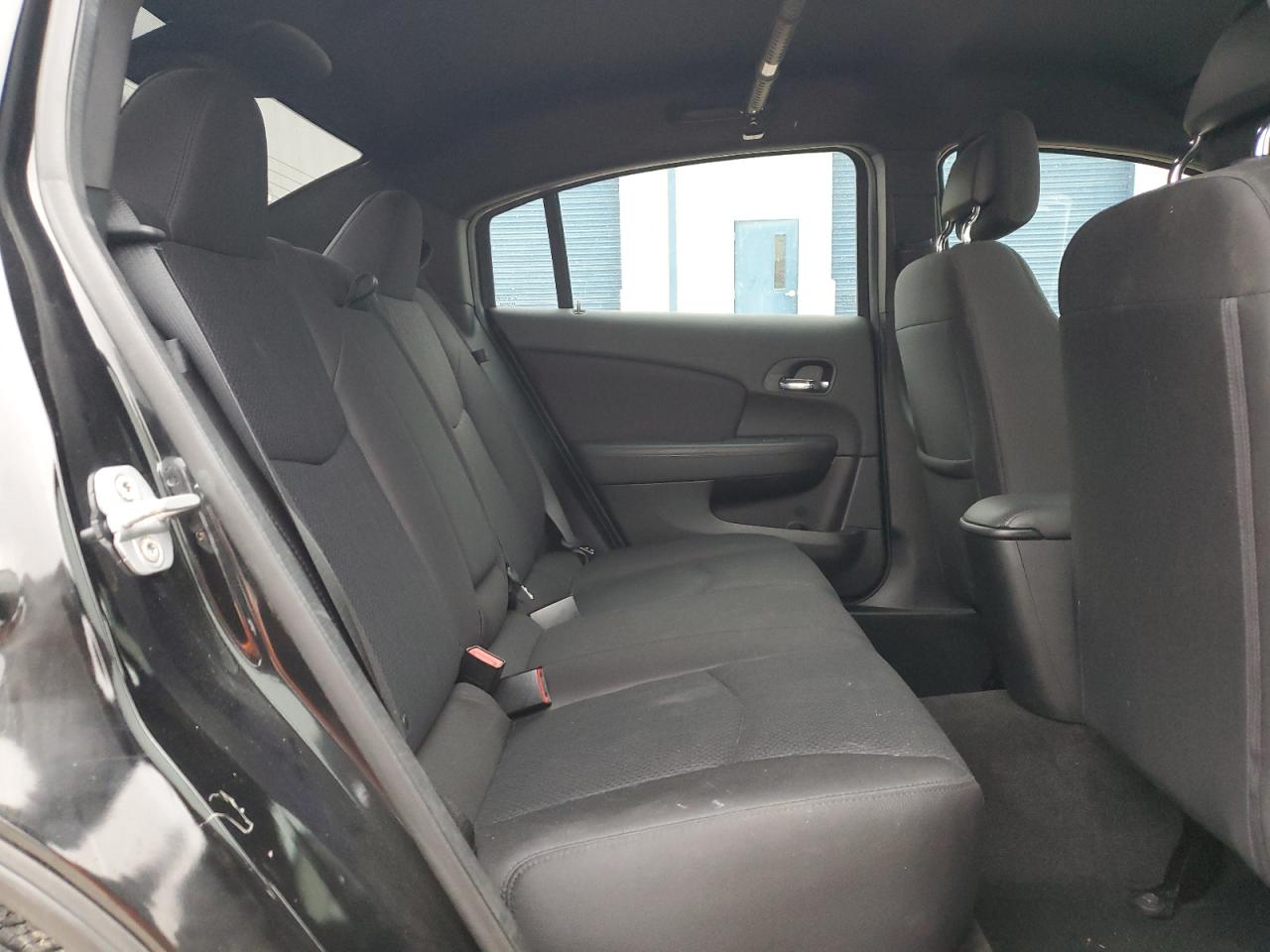 2013 Chrysler 200 - Image 10