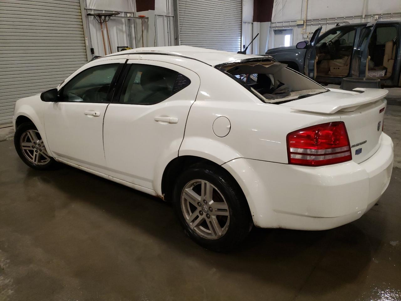 2008 Dodge Avenger - Image 2