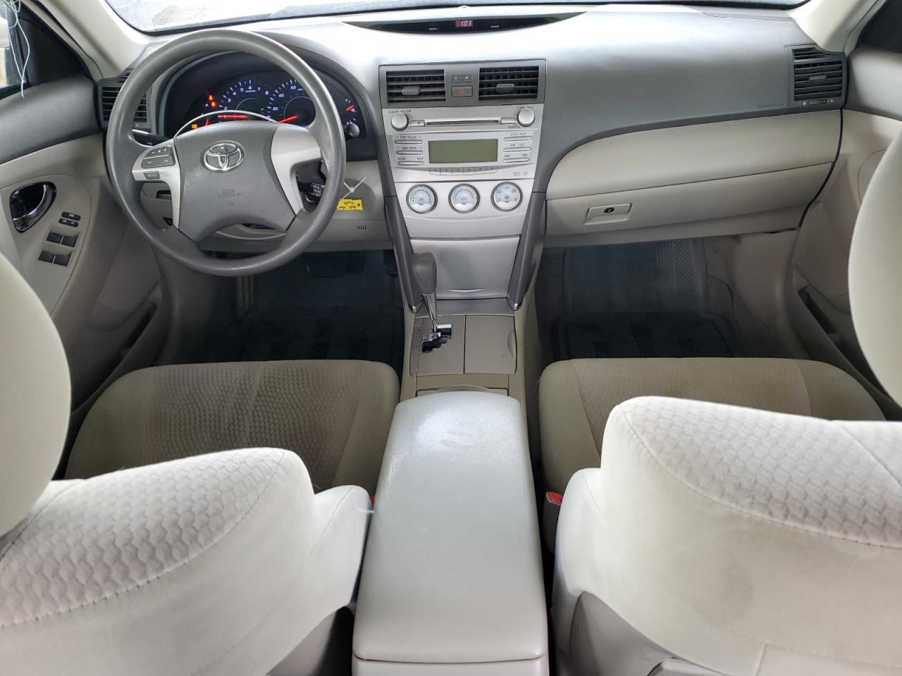 2011 Toyota Camry - Image 8