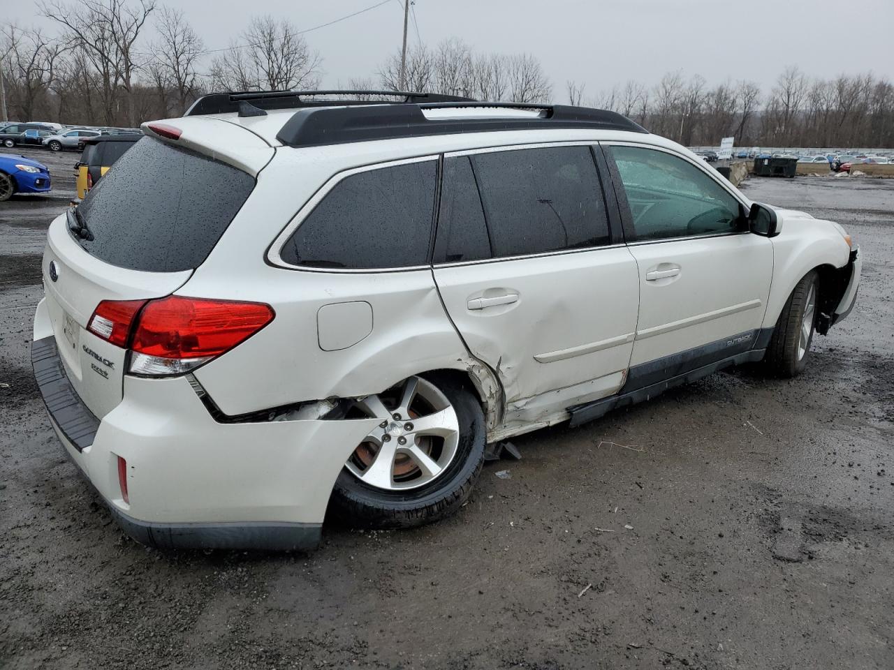2014 Subaru Outback - Image 3