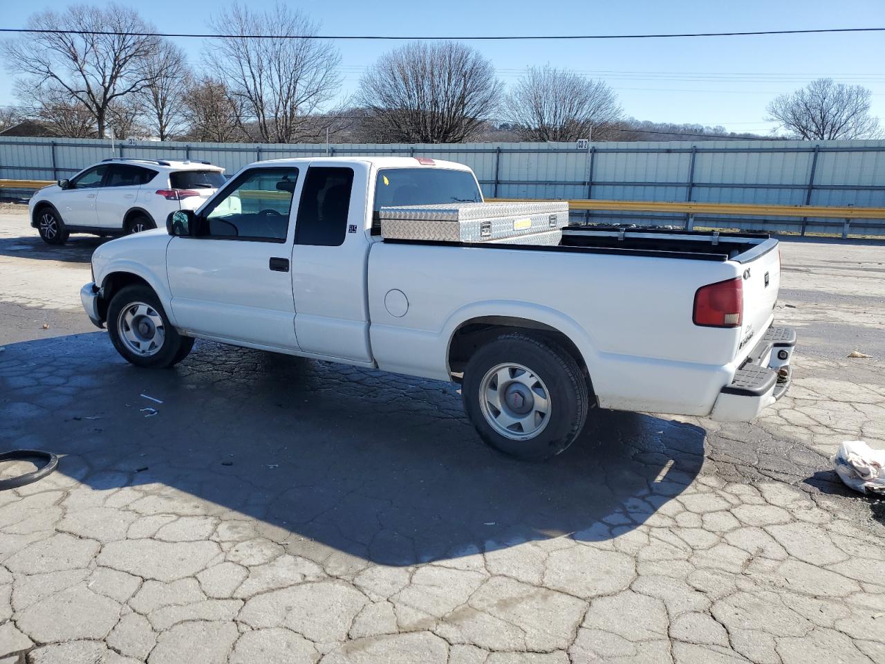 2001 GMC Sonoma - Image 2