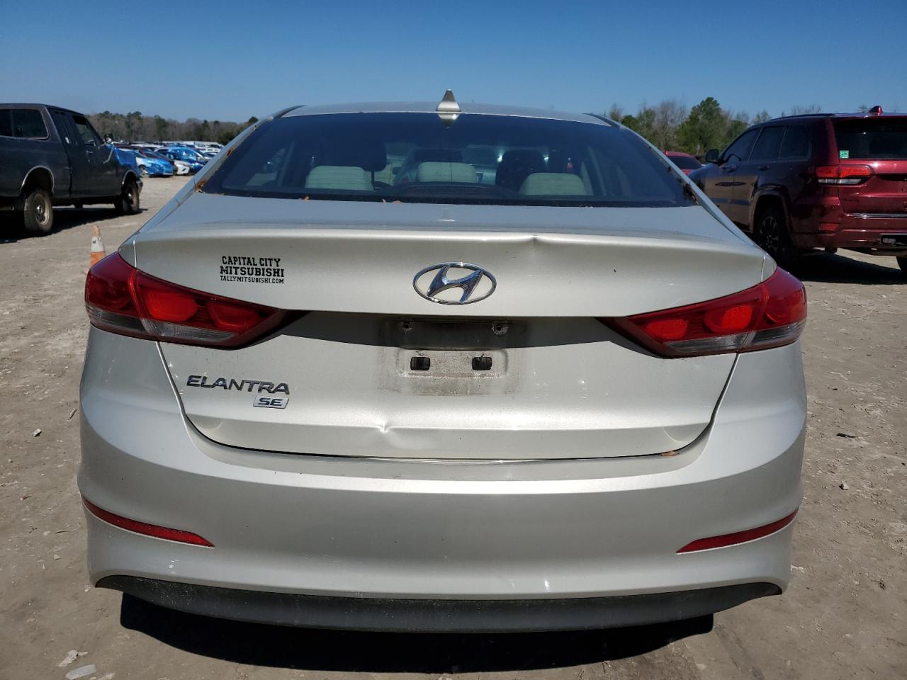 2017 Hyundai Elantra - Image 6
