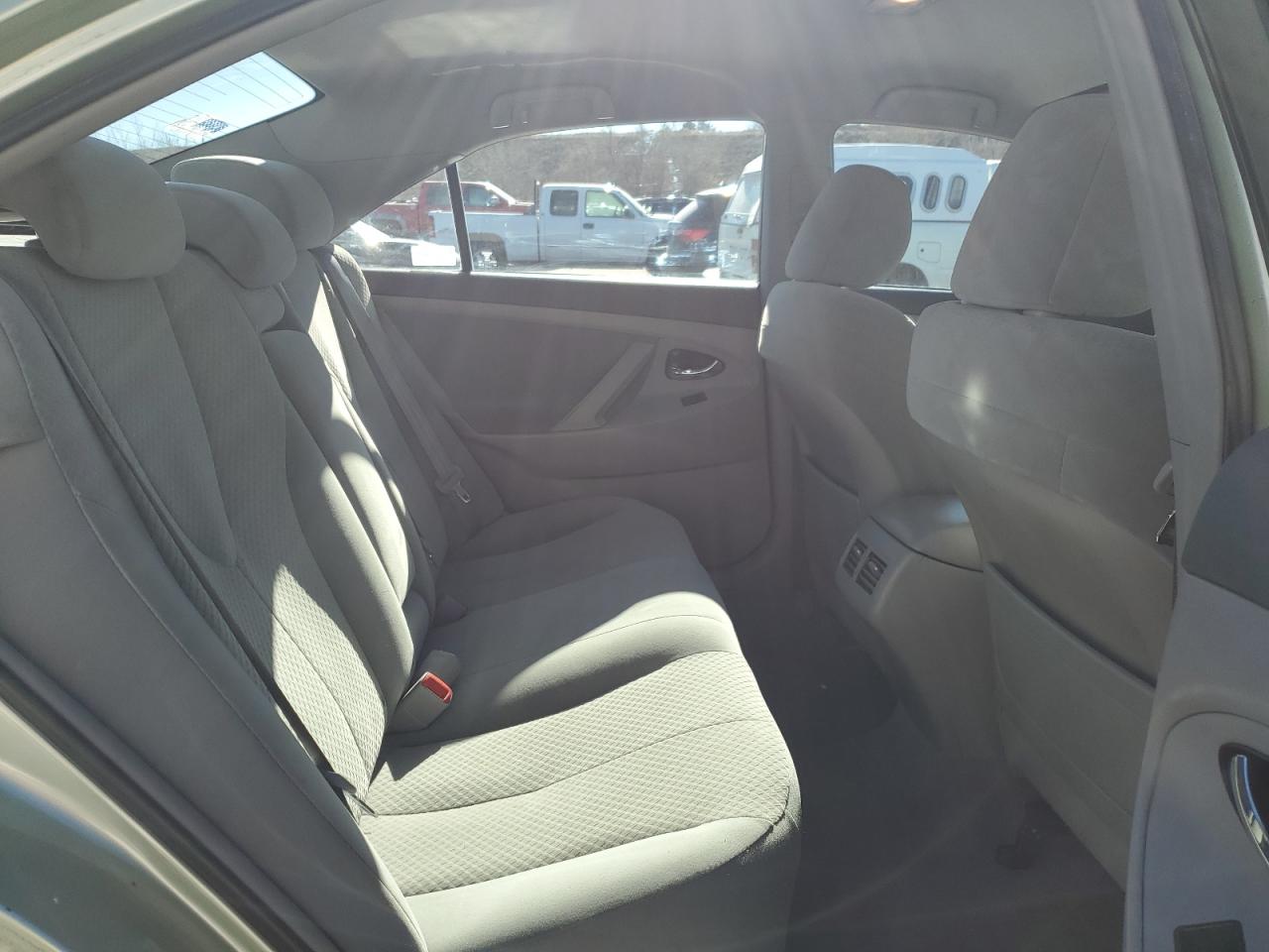 2009 Toyota Camry - Image 10