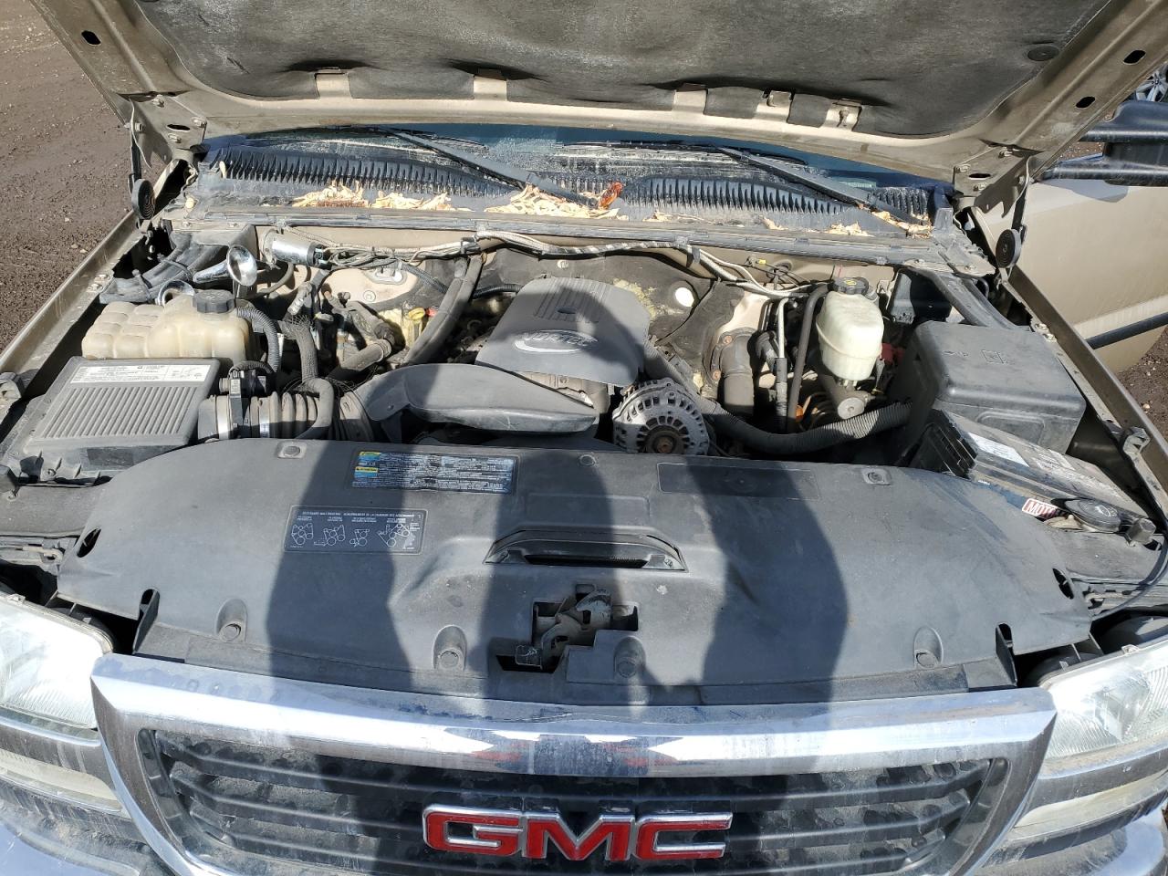 2004 GMC Sierra - Image 11