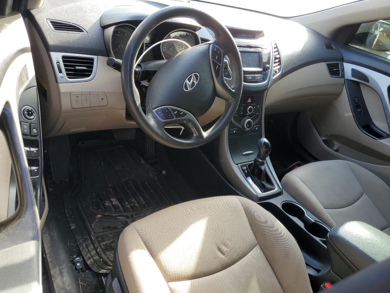 2014 Hyundai Elantra - Image 8