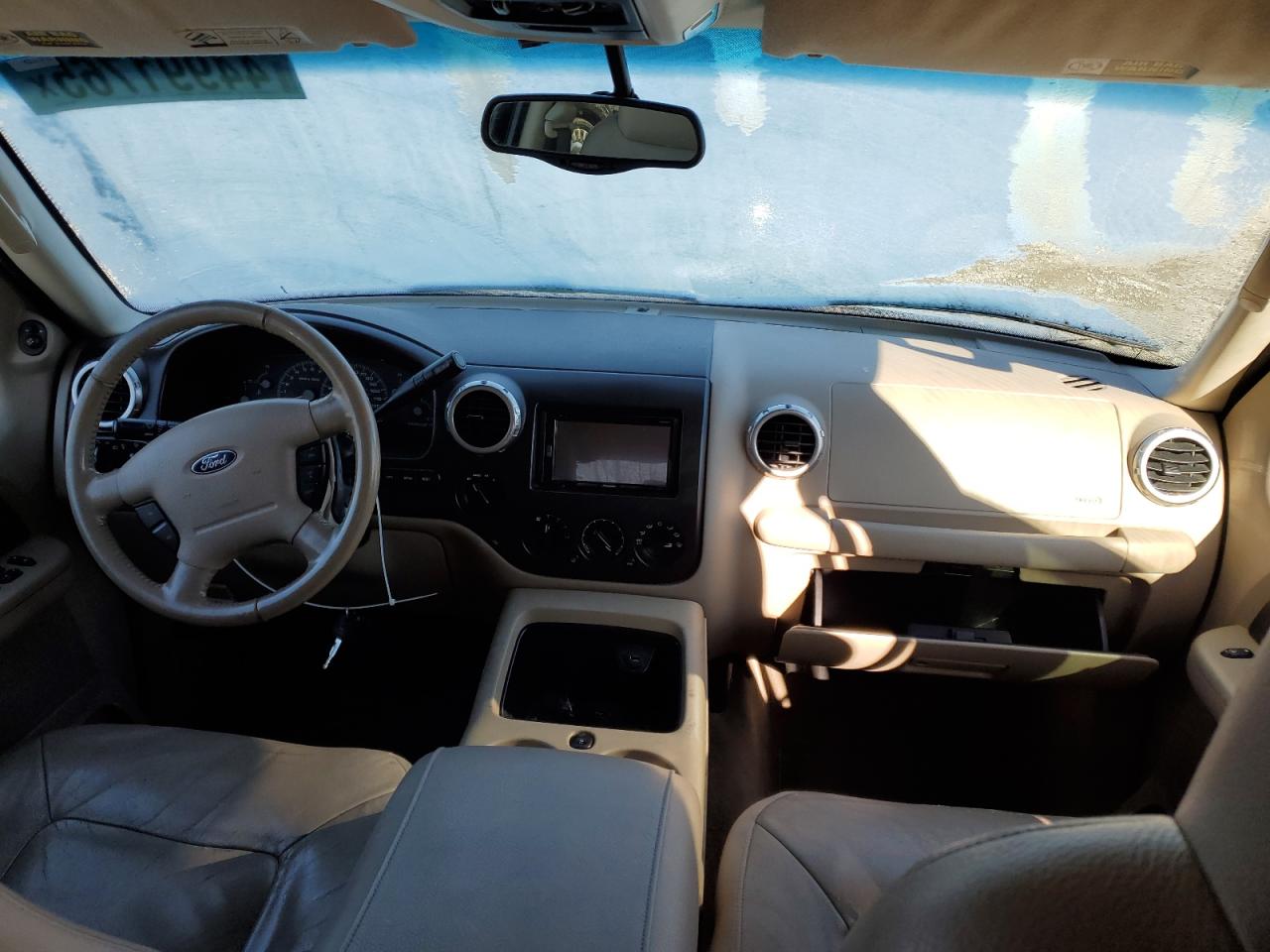 2004 Ford Expedition - Image 8