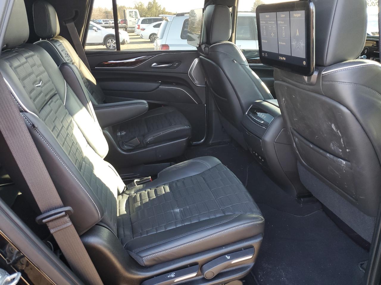 2021 Cadillac Escalade - Image 11