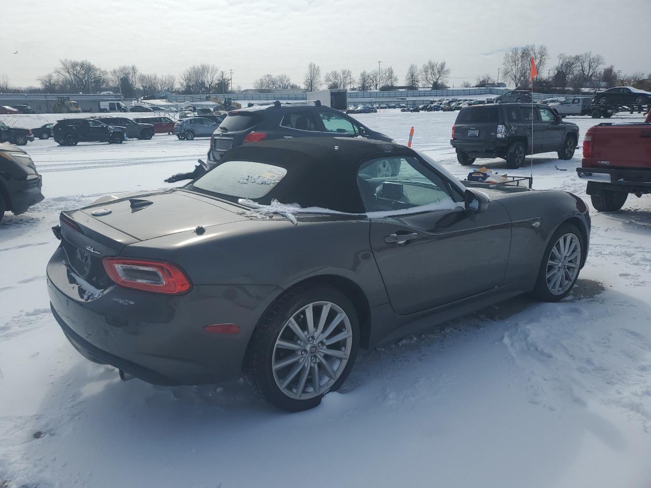 2017 Fiat 124 Spider - Image 3