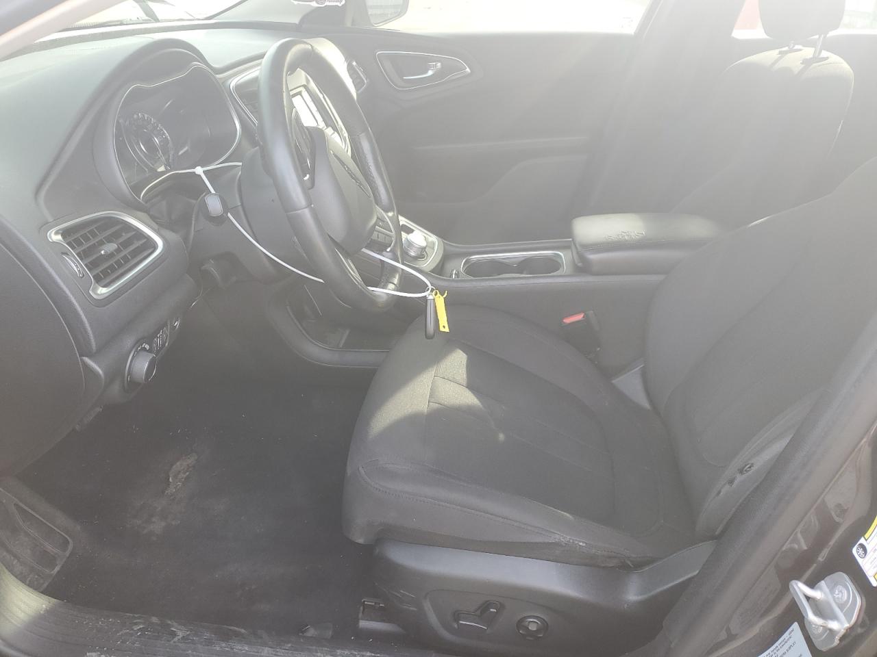 2015 Chrysler 200 - Image 7