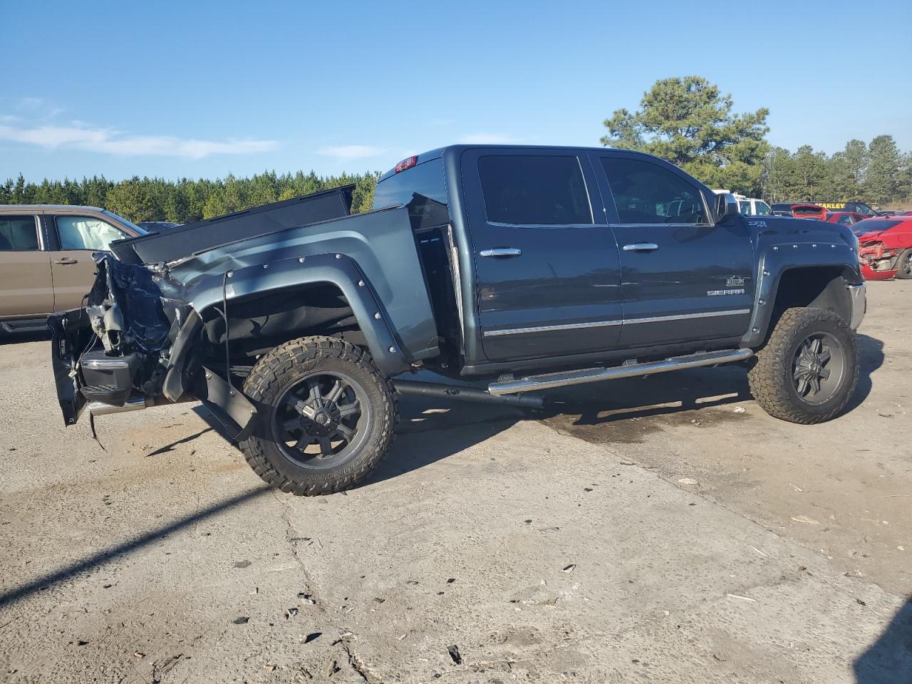 2017 GMC Sierra - Image 3