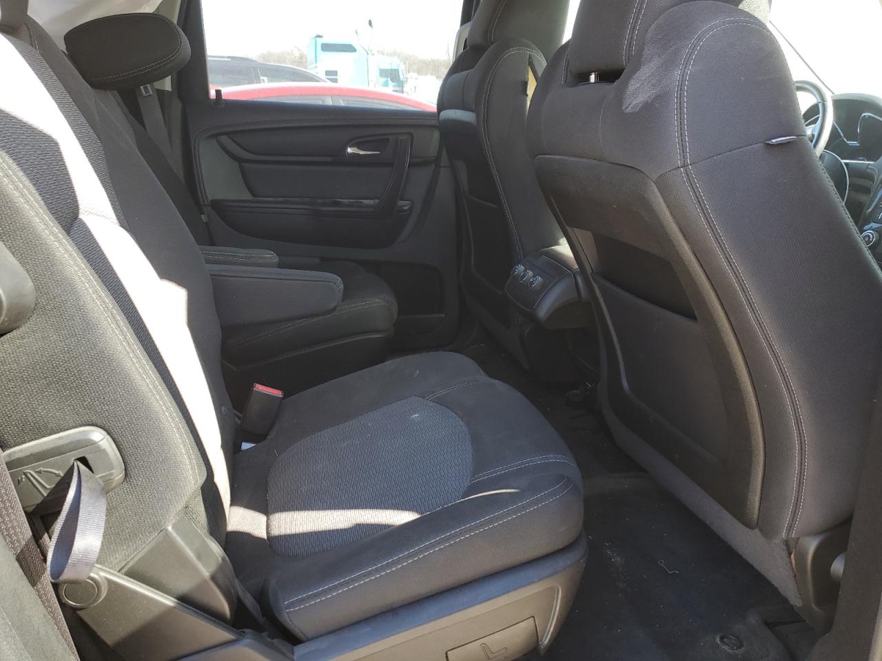 2015 Chevrolet Traverse - Image 11