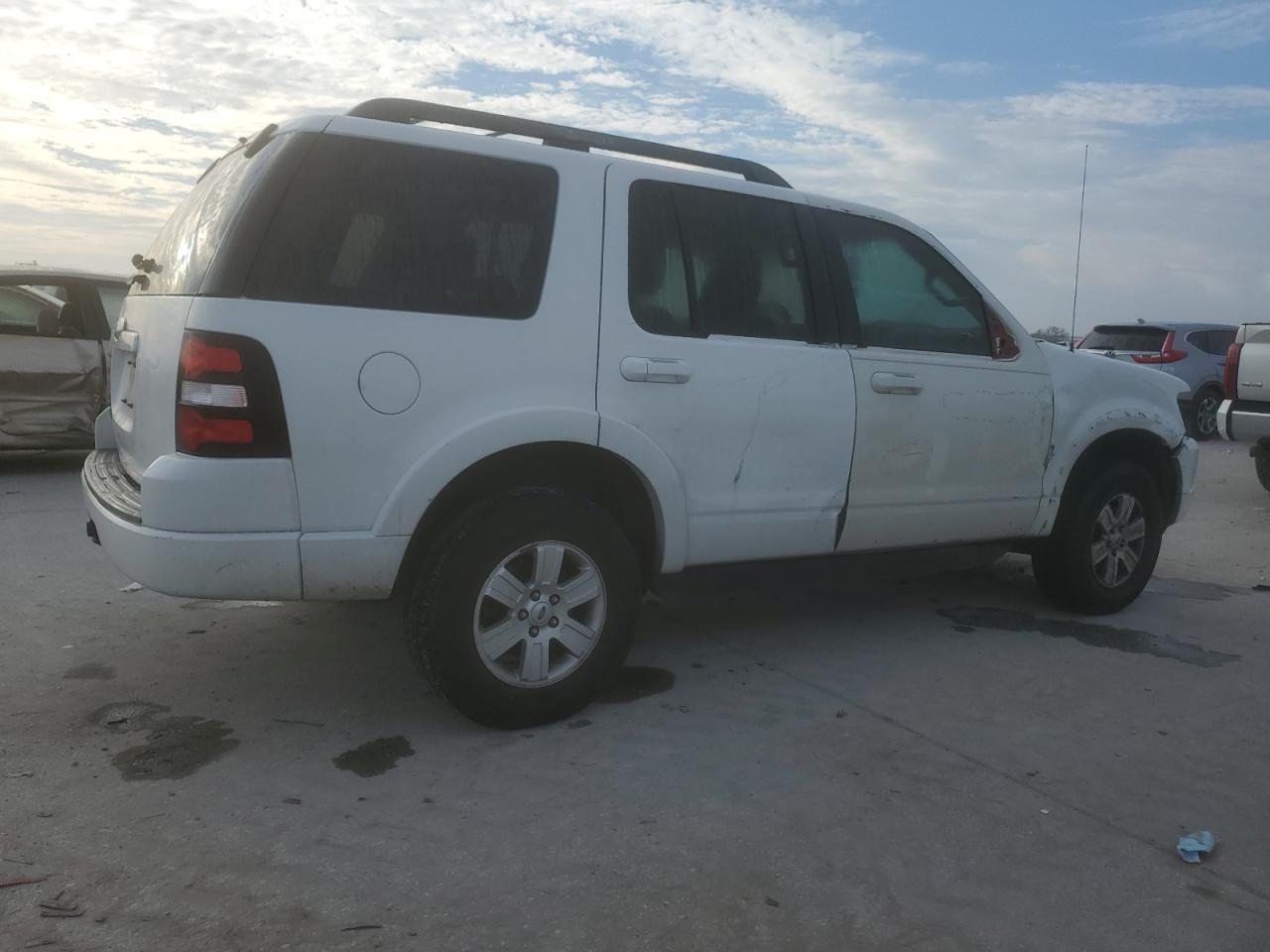2010 Ford Explorer - Image 3