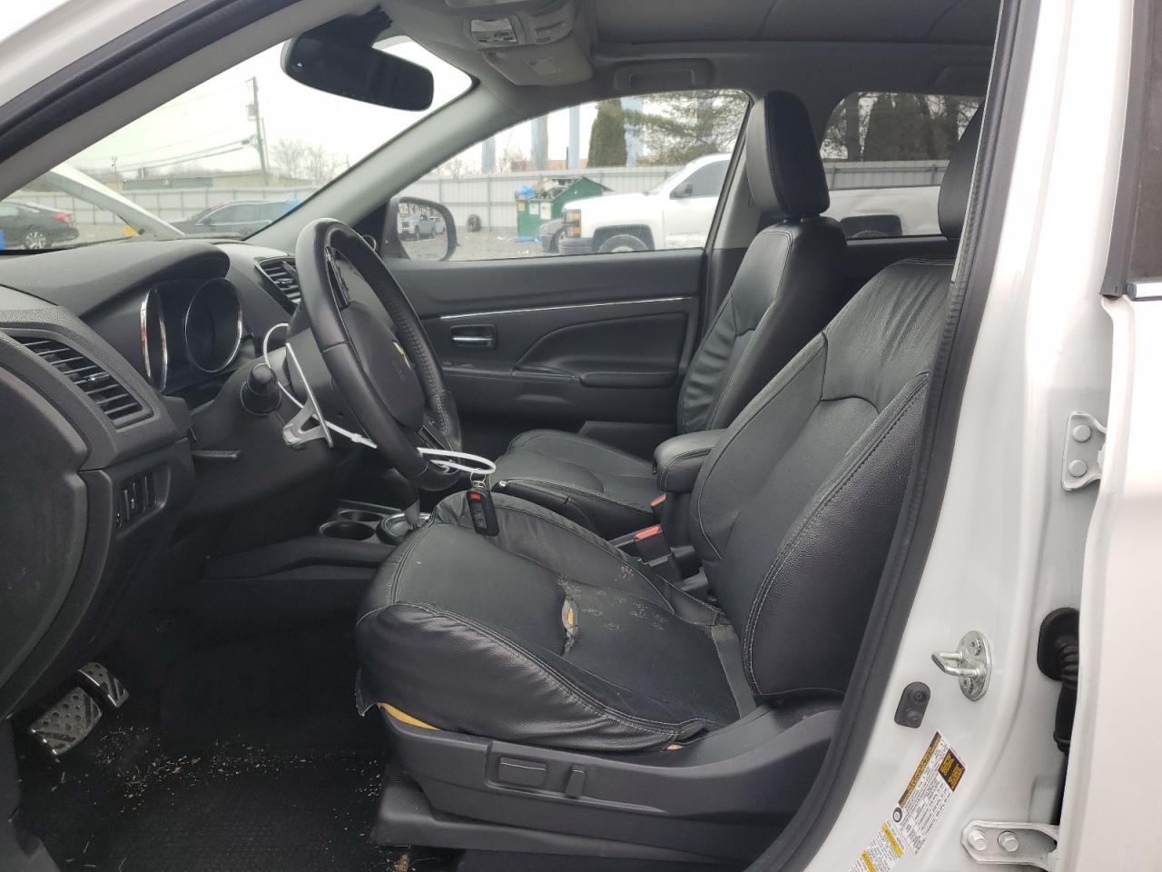 2017 Mitsubishi Outlander - Image 7