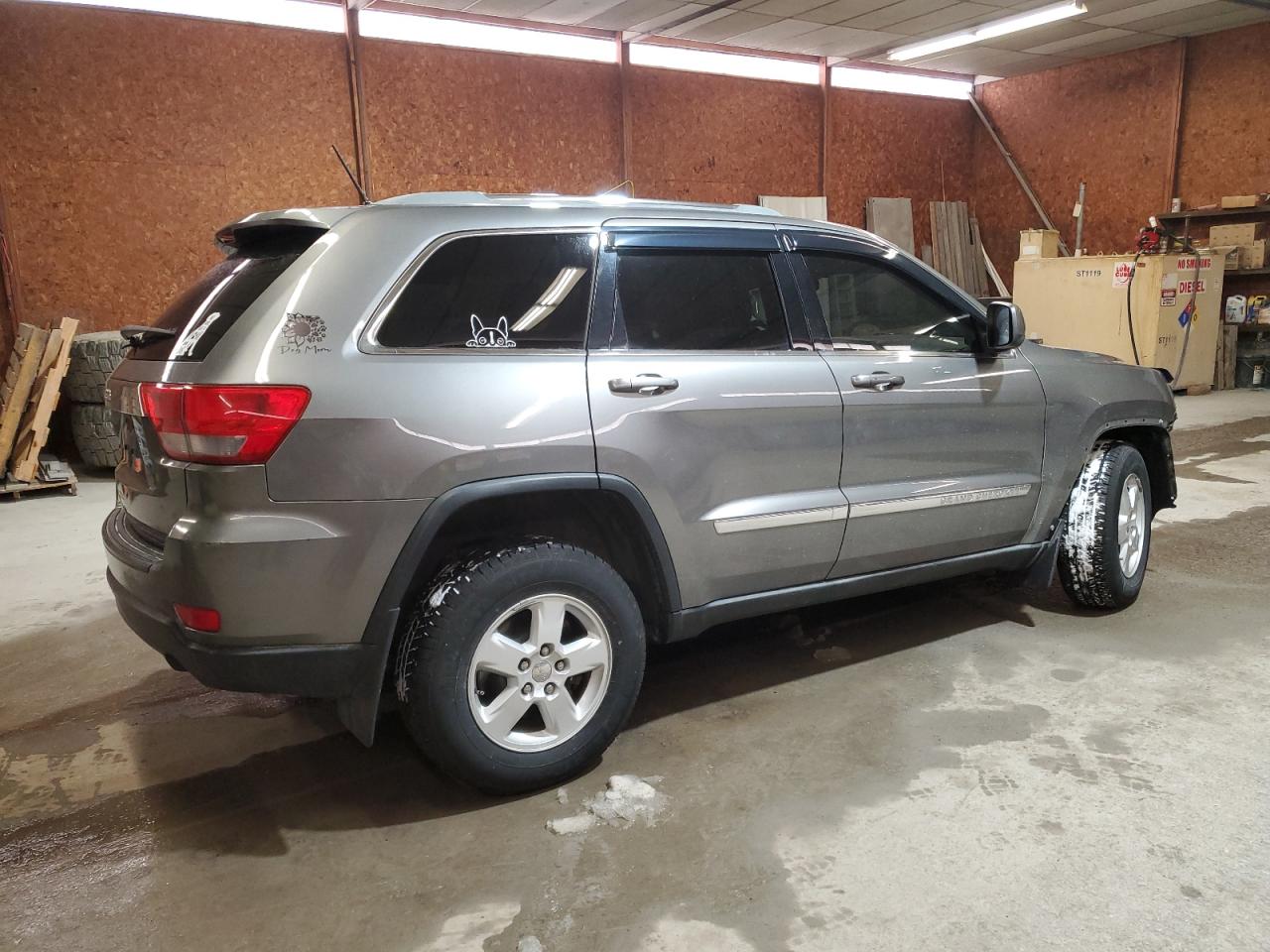 2011 Jeep Grand Cherokee - Image 3