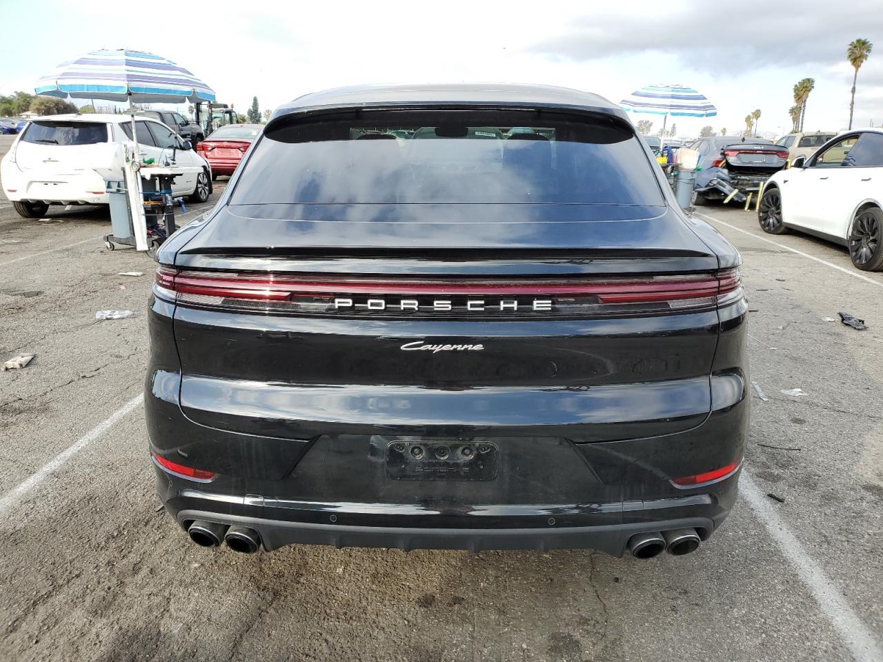 2024 Porsche Cayenne - Image 6