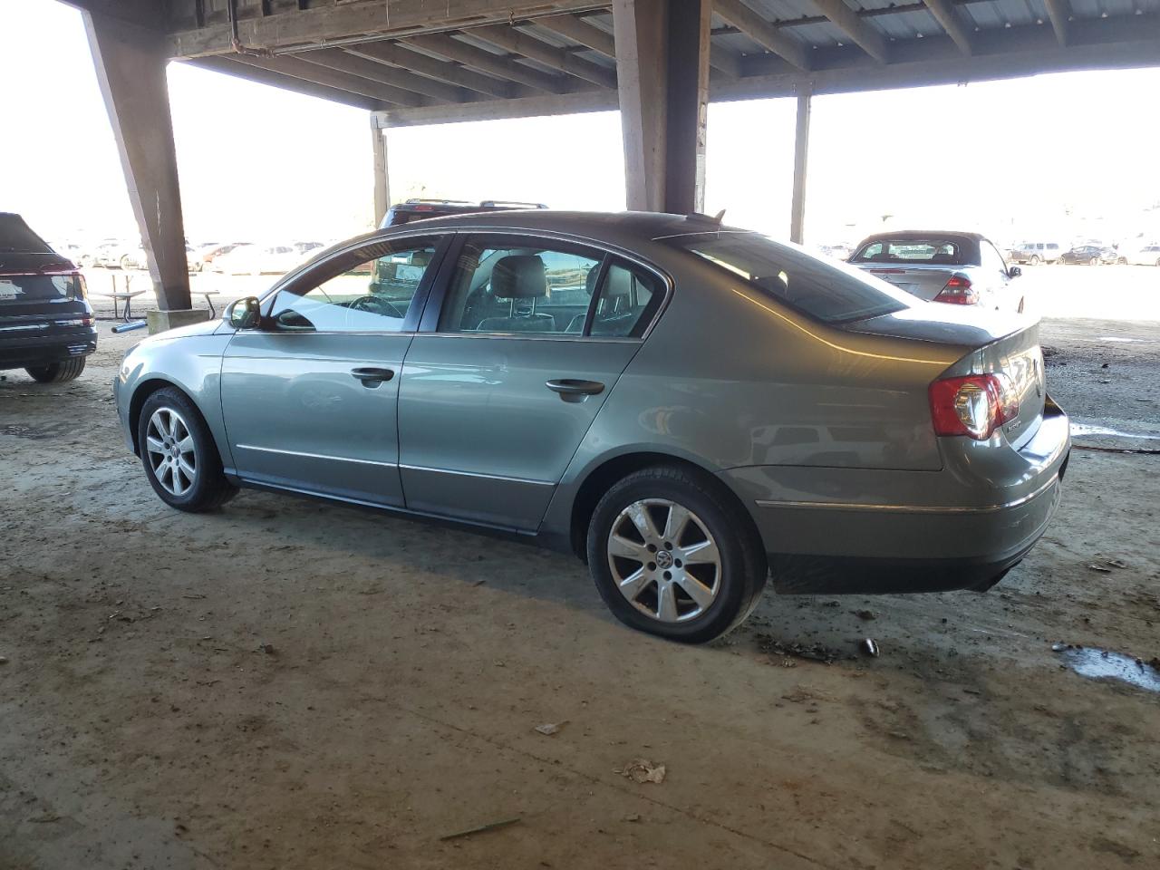 2006 Volkswagen Passat - Image 2