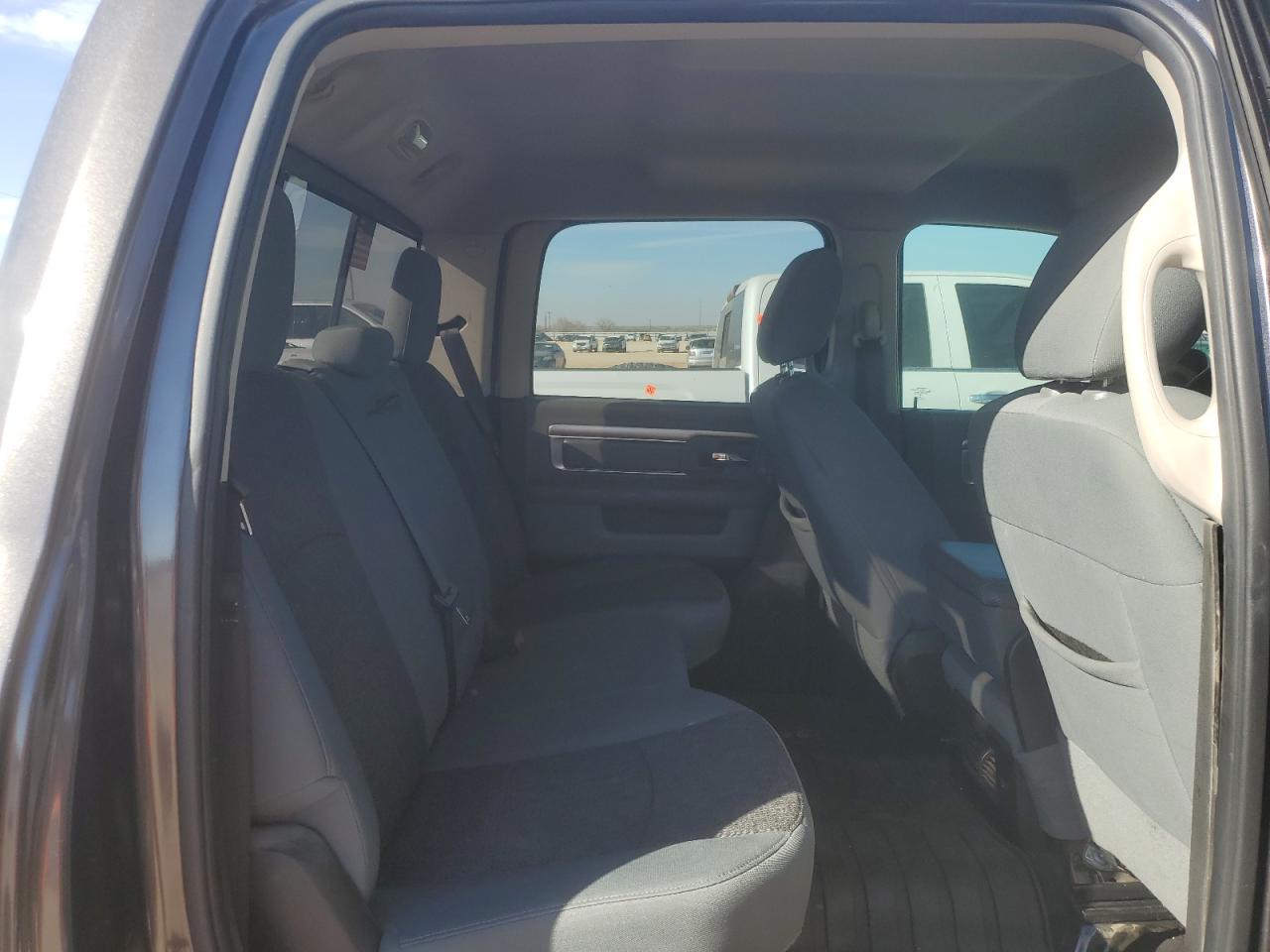 2015 RAM 1500 - Image 10