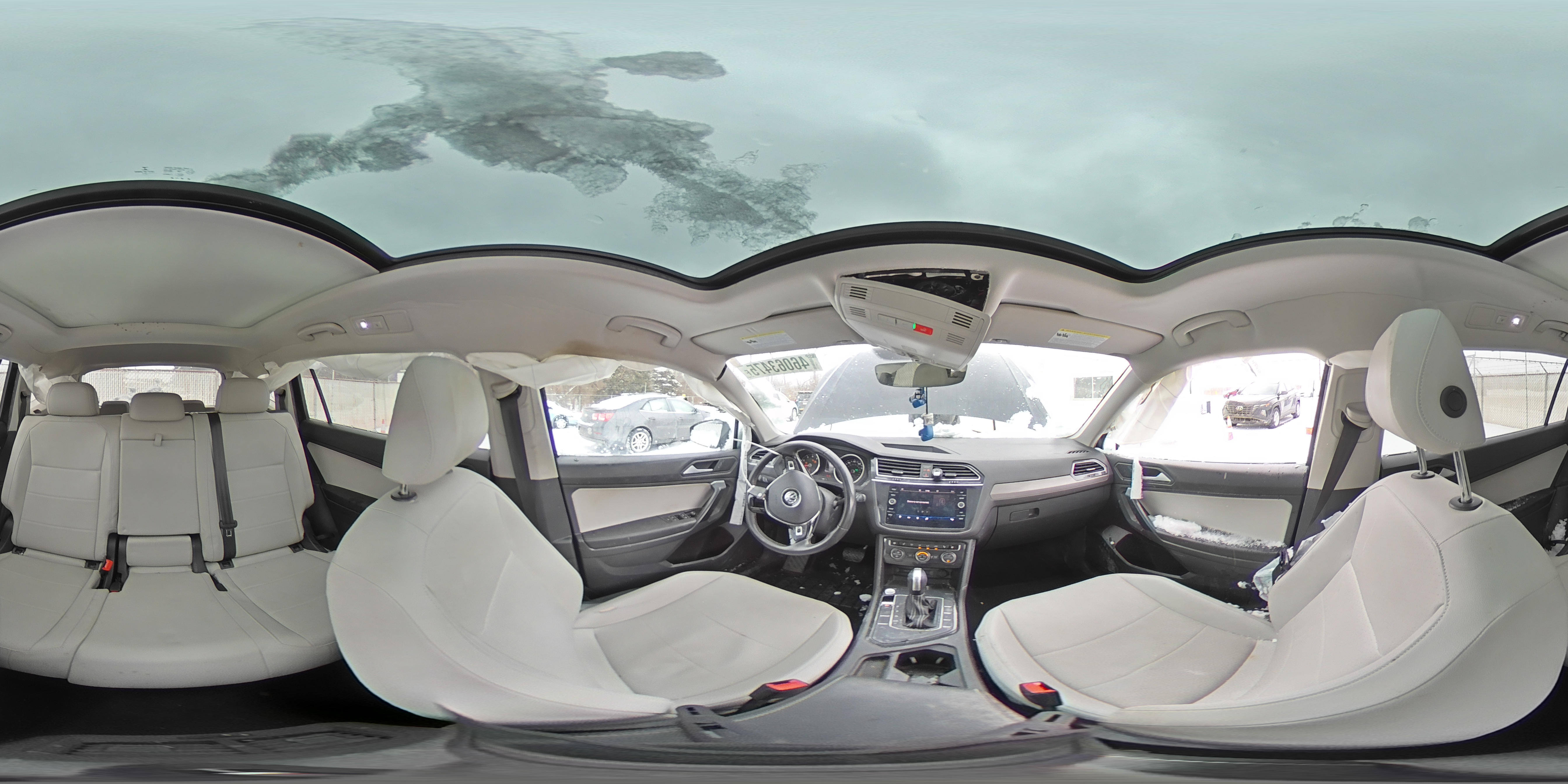 2021 Volkswagen Tiguan - Image 13