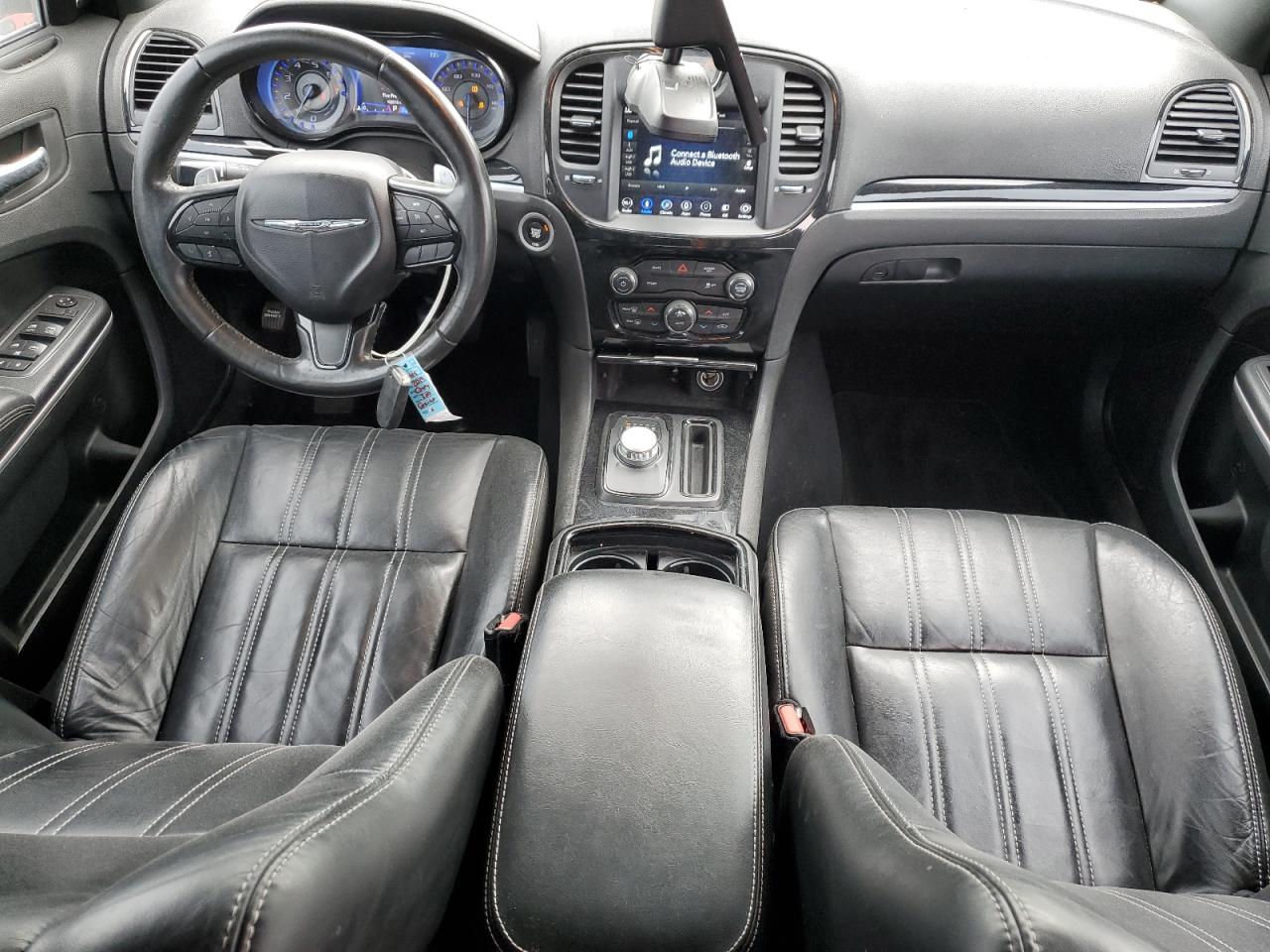 2019 Chrysler 300 - Image 8