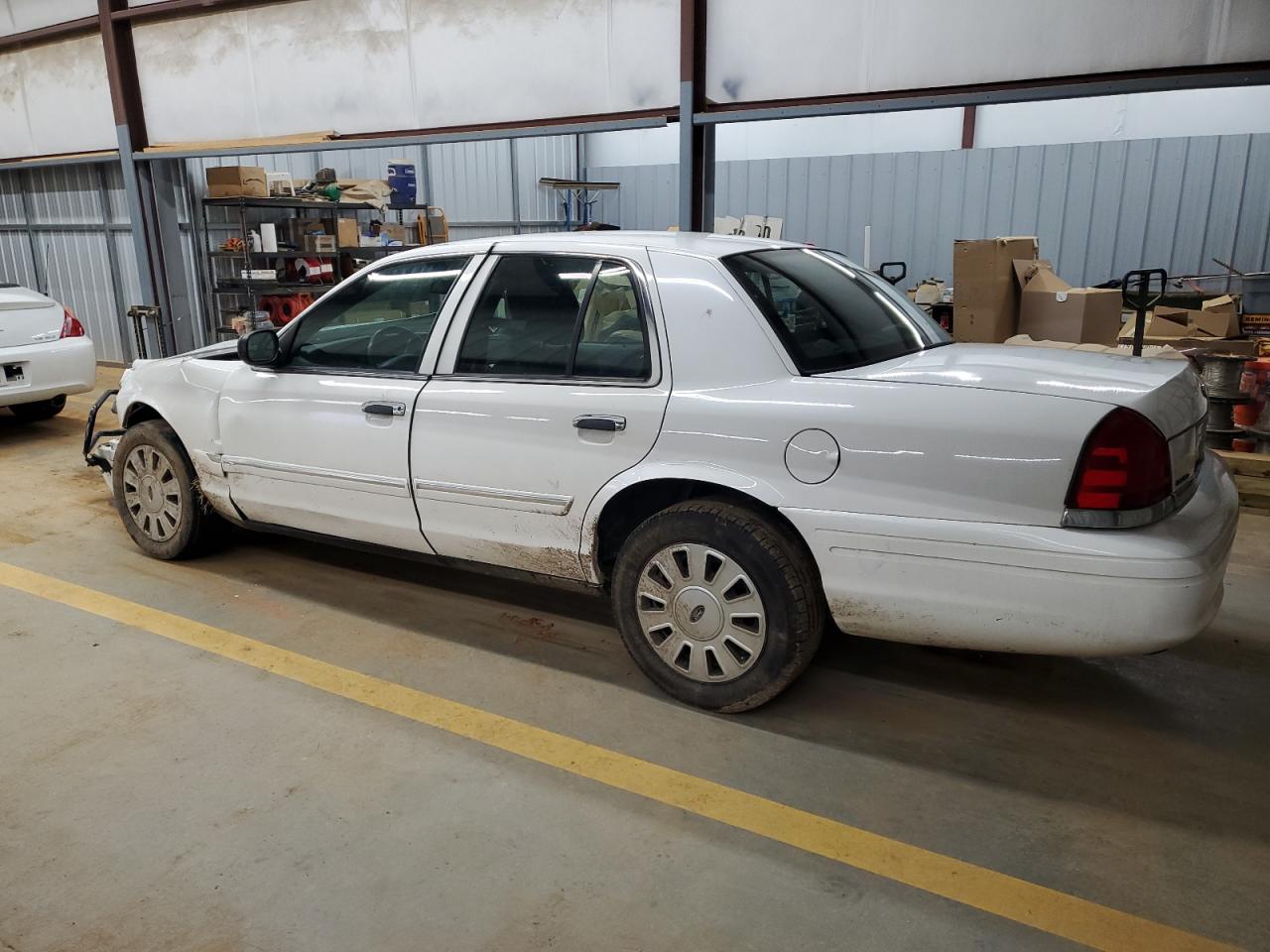 2011 Ford Crown Victoria - Image 2