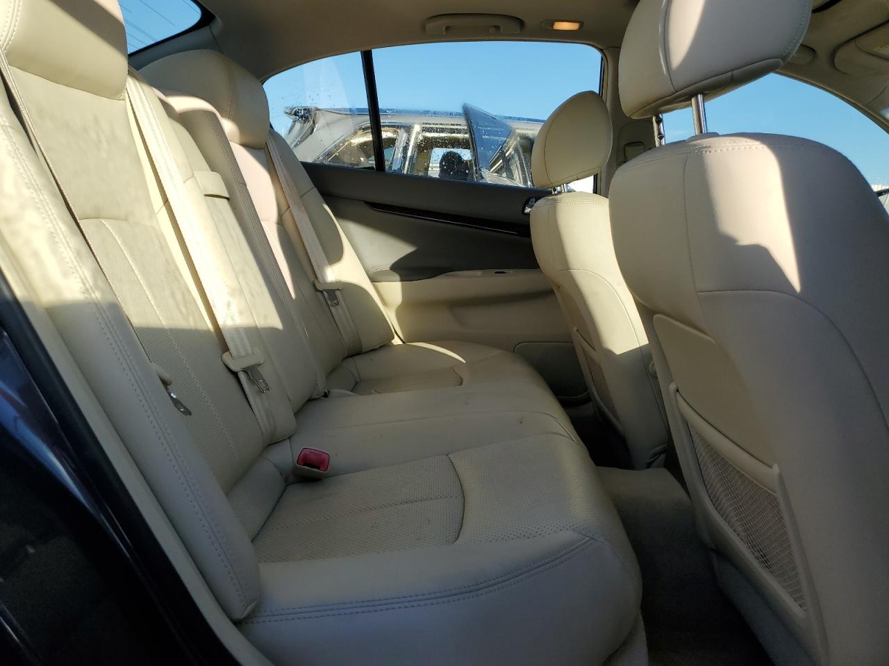 2012 Infiniti G - Image 10