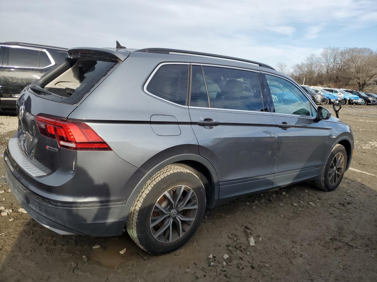 2019 Volkswagen Tiguan - Image 3